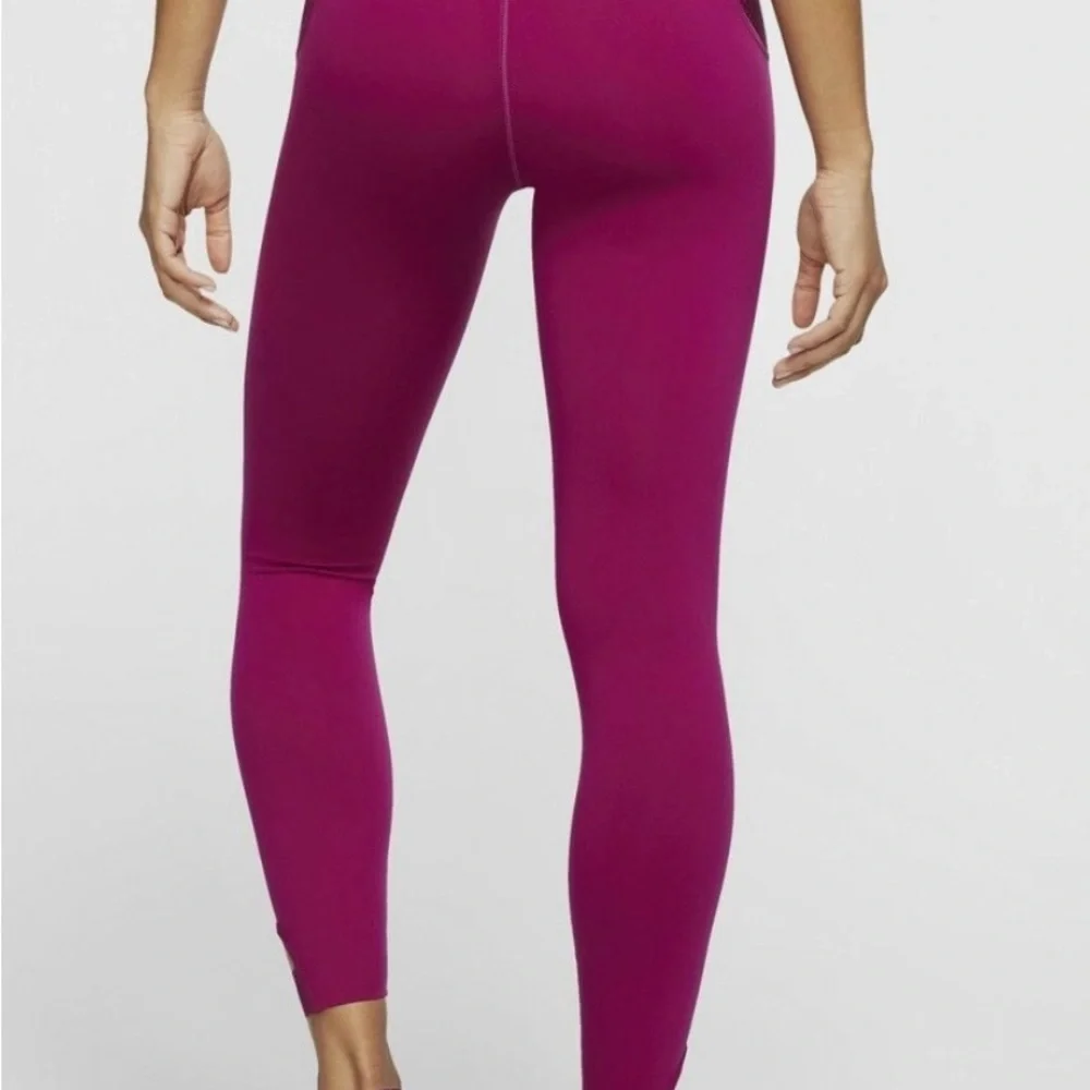 Nike Women's Magenta Leggings